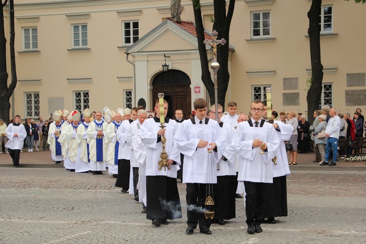 Pożegnanie ikony MB Częstochowskiej w diecezji łowickiej cz. I