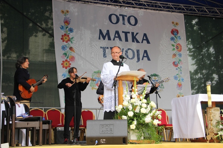 Pożegnanie ikony MB Częstochowskiej w diecezji łowickiej cz. I