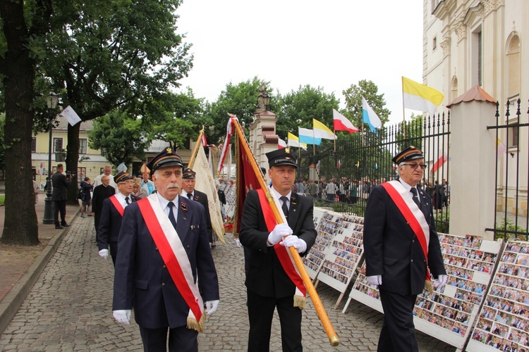 Pożegnanie ikony MB Częstochowskiej w diecezji łowickiej cz. I