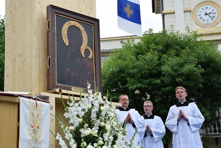 Pożegnanie ikony MB Częstochowskiej w diecezji łowickiej cz. II