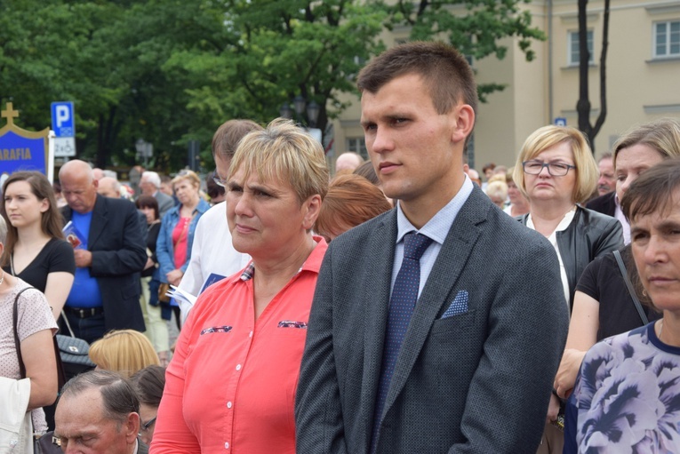 Pożegnanie ikony MB Częstochowskiej w diecezji łowickiej cz. II