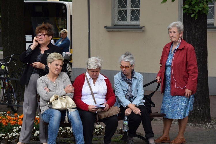 Pożegnanie ikony MB Częstochowskiej w diecezji łowickiej cz. II