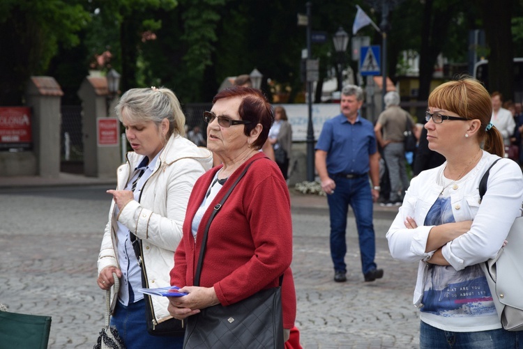 Pożegnanie ikony MB Częstochowskiej w diecezji łowickiej cz. II