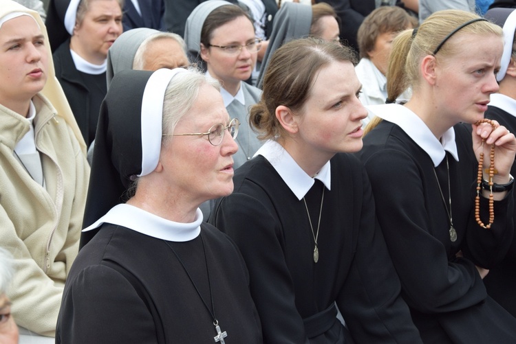 Pożegnanie ikony MB Częstochowskiej w diecezji łowickiej cz. II