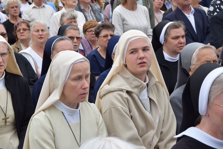 Pożegnanie ikony MB Częstochowskiej w diecezji łowickiej cz. II