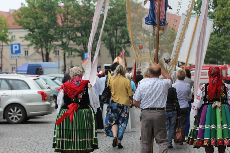 Pożegnanie ikony MB Częstochowskiej w diecezji łowickiej cz. III