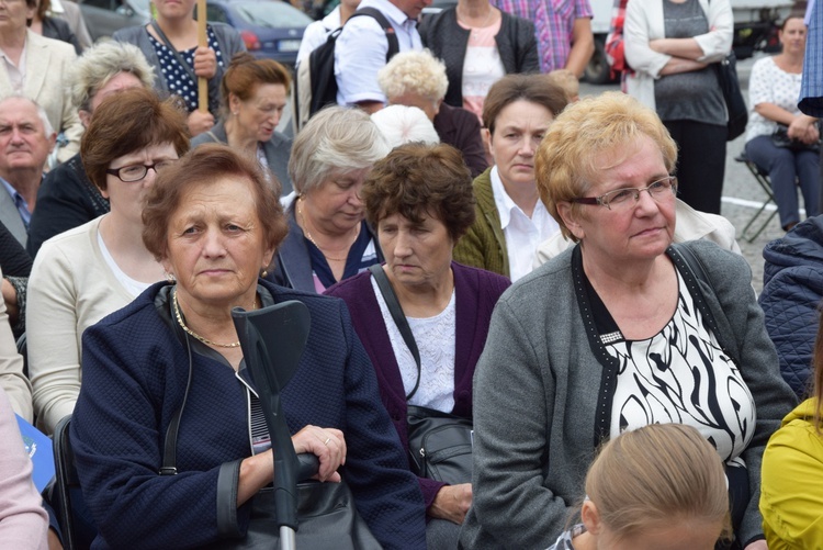 Pożegnanie ikony MB Częstochowskiej w diecezji łowickiej cz. II