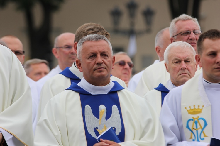 Pożegnanie ikony MB Częstochowskiej w diecezji łowickiej cz. III