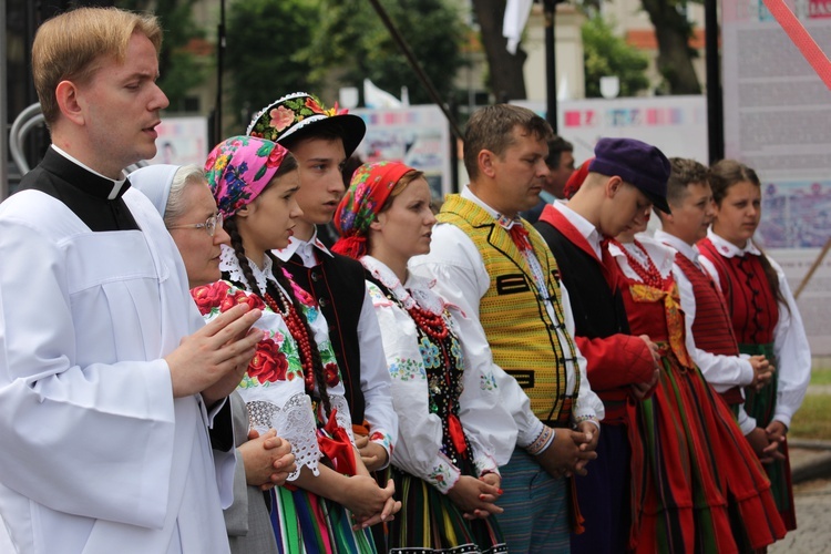 Pożegnanie ikony MB Częstochowskiej w diecezji łowickiej cz. III