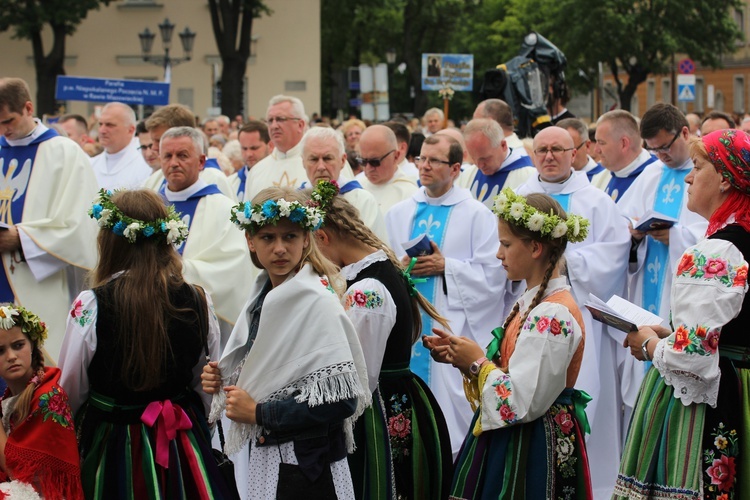 Pożegnanie ikony MB Częstochowskiej w diecezji łowickiej cz. III