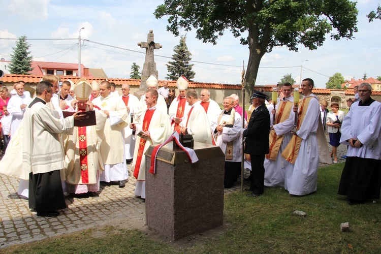 Obchody  50. rocznicy milenium chrztu Polski w Tumie