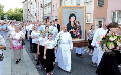 Procesja z obrazem przeszła przez Mały Rynek, ulicami Zamkową, Piastowską i Katedralną.