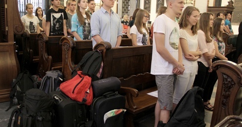 Michalicka pielgrzymka w intencji trzeźwości narodu, rozpoczyna się zawsze Mszą św. w bazylice archikatedralnej w Warszawie - u grobu kard. Stefana Wyszyńskiego