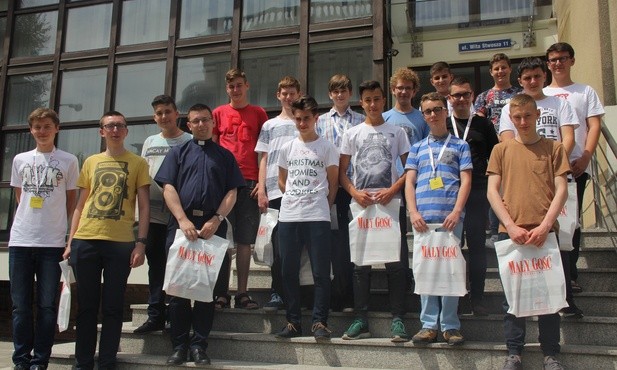 Ministranci jak klerycy
