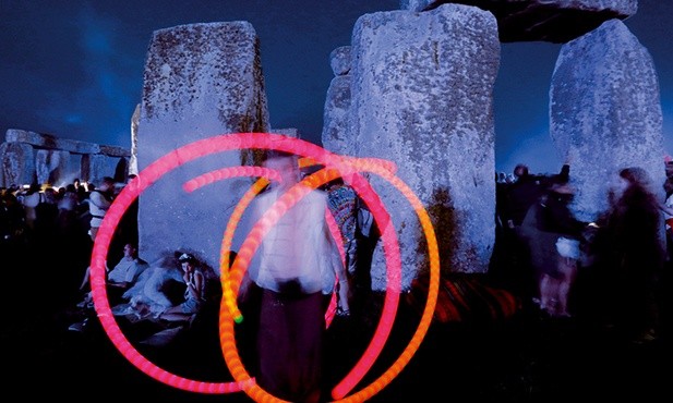 Wielka Brytania. Doroczne neopogańskie świętowanie związane z letnim przesileniem. 20.06.2017 Stonehenge