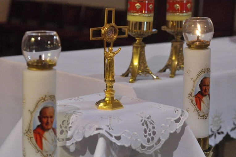 Relikwie papieża w Wadowicach Górnych