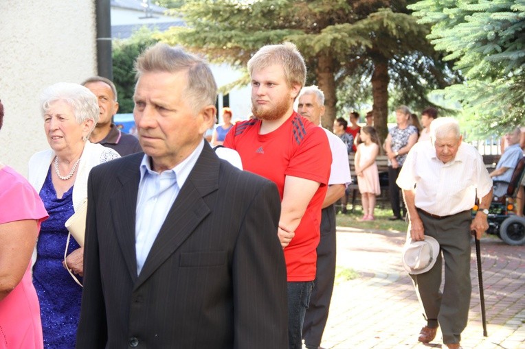 Odsłonięcie epitafium śp. abp. Z. Zimowskiego w Kupieninie