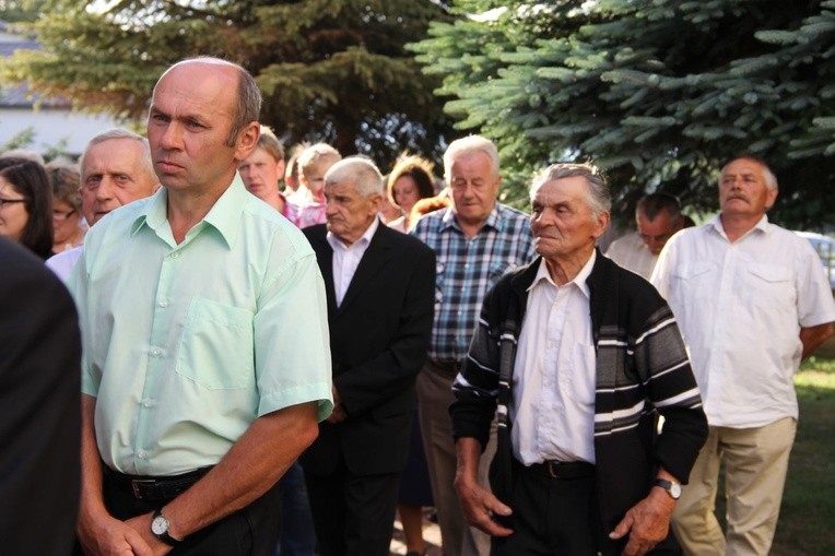 Odsłonięcie epitafium śp. abp. Z. Zimowskiego w Kupieninie