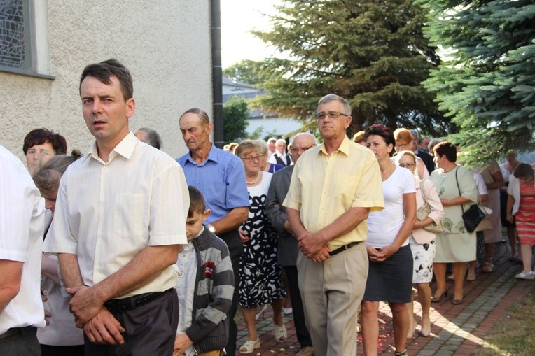 Odsłonięcie epitafium śp. abp. Z. Zimowskiego w Kupieninie