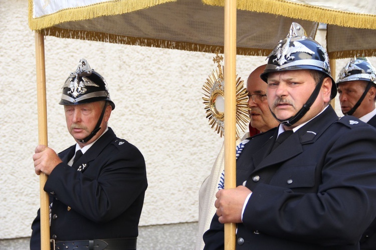 Odsłonięcie epitafium śp. abp. Z. Zimowskiego w Kupieninie