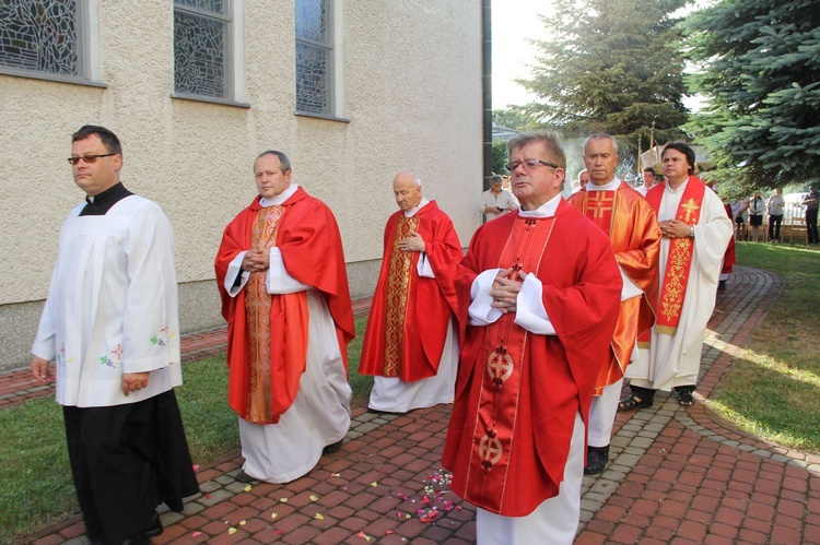 Odsłonięcie epitafium śp. abp. Z. Zimowskiego w Kupieninie