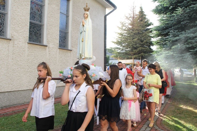 Odsłonięcie epitafium śp. abp. Z. Zimowskiego w Kupieninie