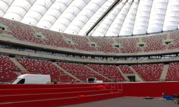 W rekolekcjach na stadionie weźmie udział ponad 31,5 tys. osób. Zapisy trwają.