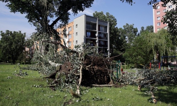 Ponad 1000 interwencji po nawałnicach