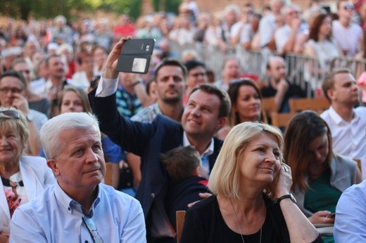 Siostra Cristina zaśpiewała w Opolu