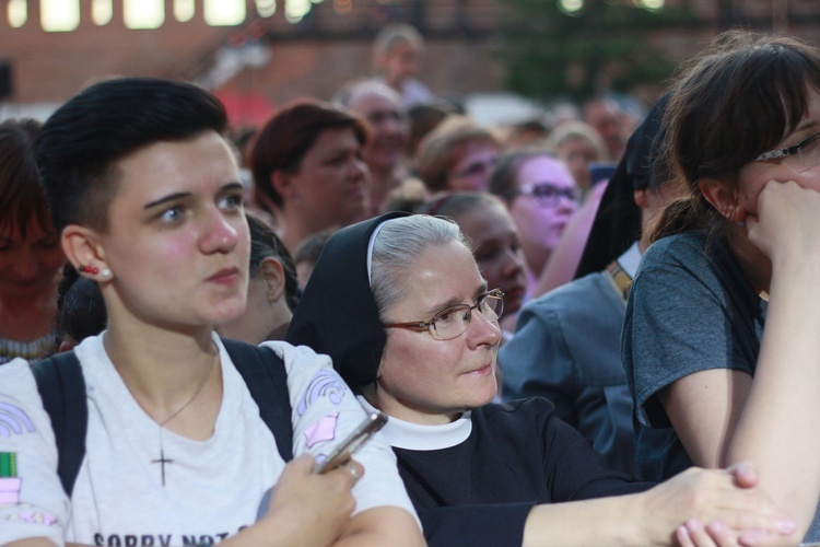 Siostra Cristina zaśpiewała w Opolu