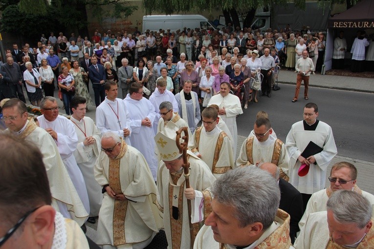 Konsekracja kościoła pw. św. Józefa w Oławie