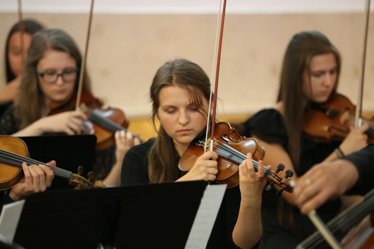 Koncert w kościele w Ożarowie 