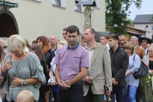 Kard. Stanisław Dziwisz w bazylice w Hałcnowie