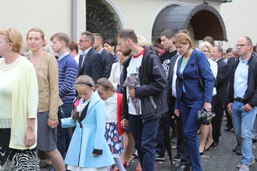 Kard. Stanisław Dziwisz w bazylice w Hałcnowie