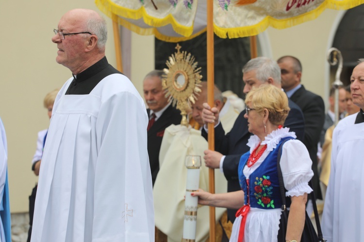 Kard. Stanisław Dziwisz w bazylice w Hałcnowie