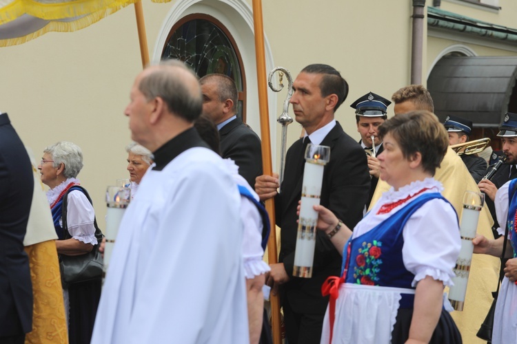 Kard. Stanisław Dziwisz w bazylice w Hałcnowie