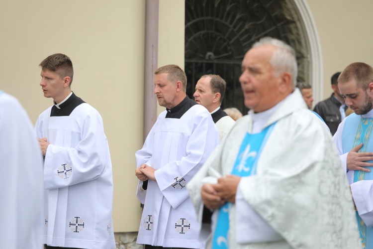 Kard. Stanisław Dziwisz w bazylice w Hałcnowie