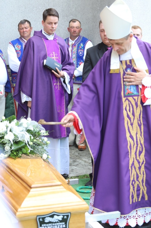 Ostatnie pożegnanie śp. ks. kan. Franciszka Janczego