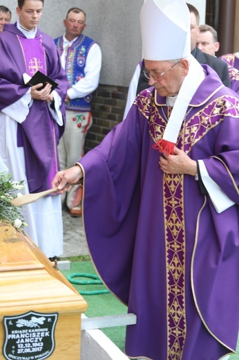 Ostatnie pożegnanie śp. ks. kan. Franciszka Janczego