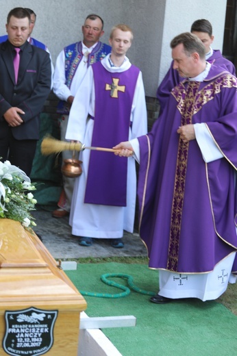 Ostatnie pożegnanie śp. ks. kan. Franciszka Janczego