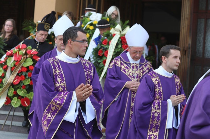 Ostatnie pożegnanie śp. ks. kan. Franciszka Janczego