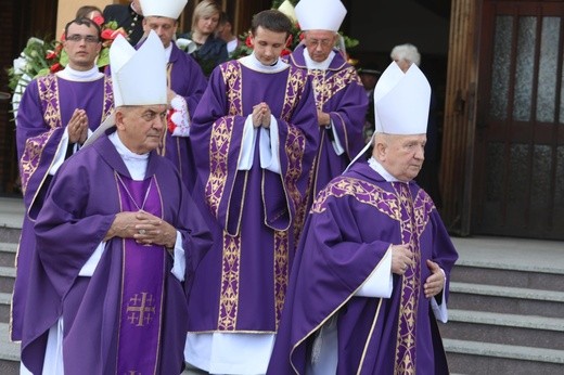 Ostatnie pożegnanie śp. ks. kan. Franciszka Janczego