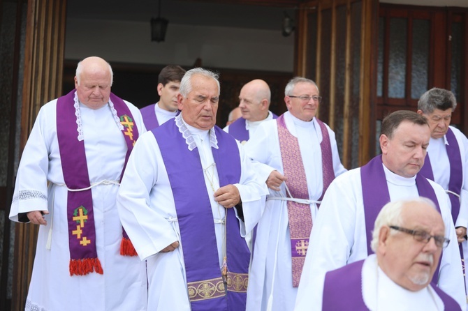 Ostatnie pożegnanie śp. ks. kan. Franciszka Janczego