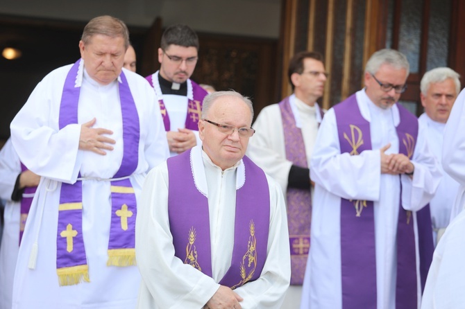 Ostatnie pożegnanie śp. ks. kan. Franciszka Janczego