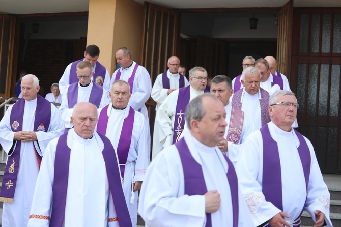 Ostatnie pożegnanie śp. ks. kan. Franciszka Janczego