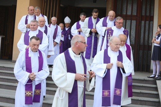 Ostatnie pożegnanie śp. ks. kan. Franciszka Janczego