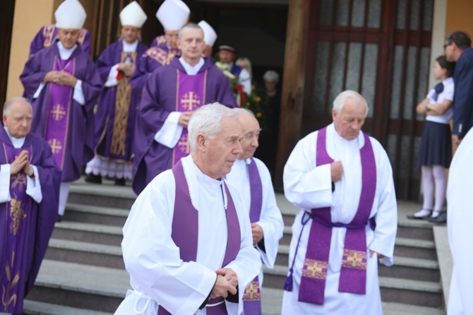 Ostatnie pożegnanie śp. ks. kan. Franciszka Janczego