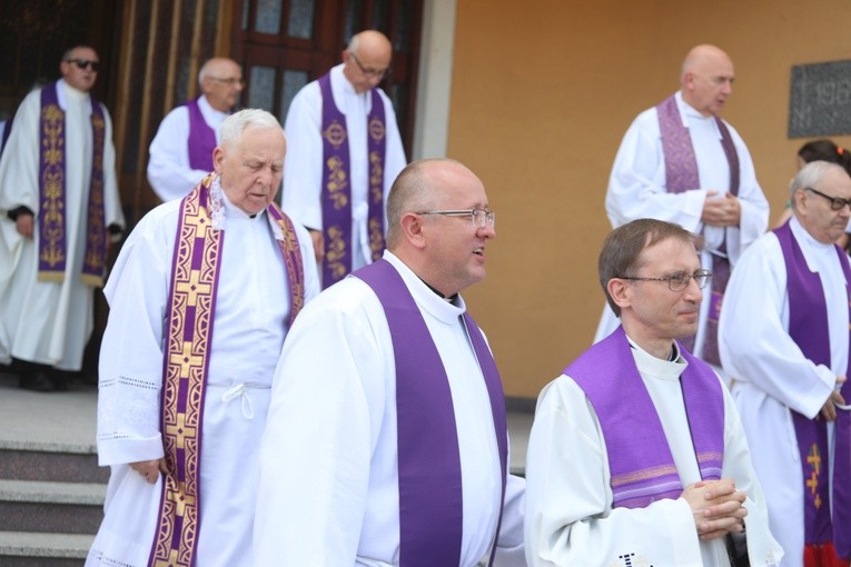 Ostatnie pożegnanie śp. ks. kan. Franciszka Janczego