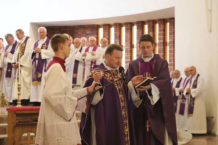 Ostatnie pożegnanie śp. ks. kan. Franciszka Janczego