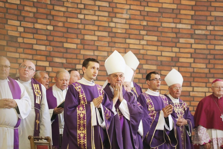 Ostatnie pożegnanie śp. ks. kan. Franciszka Janczego